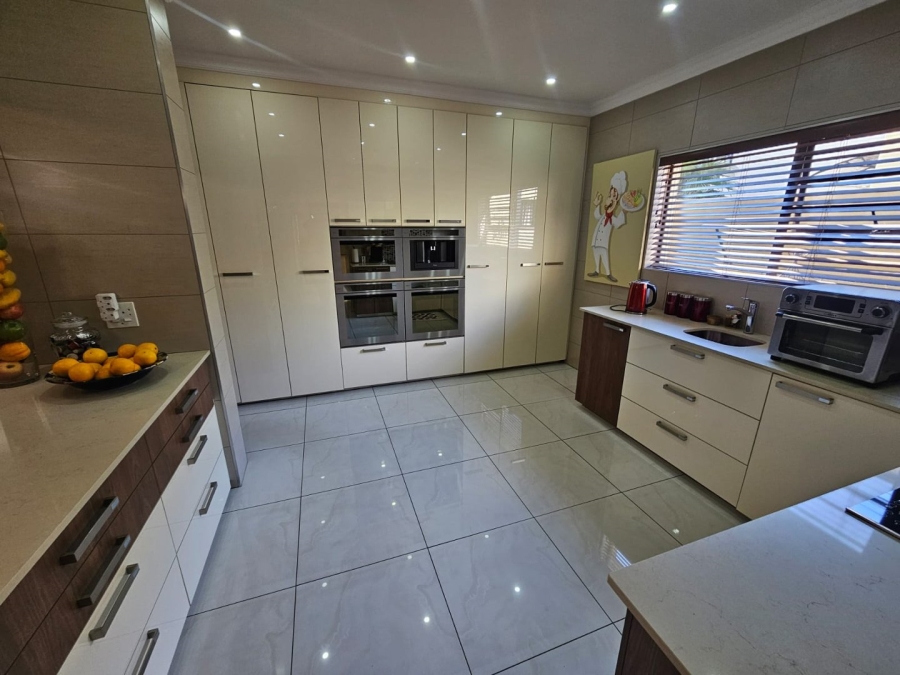 5 Bedroom Property for Sale in Vaalpark Free State